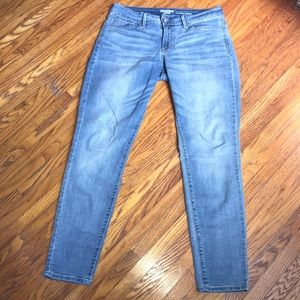 Light wash skinny jeans/capris
